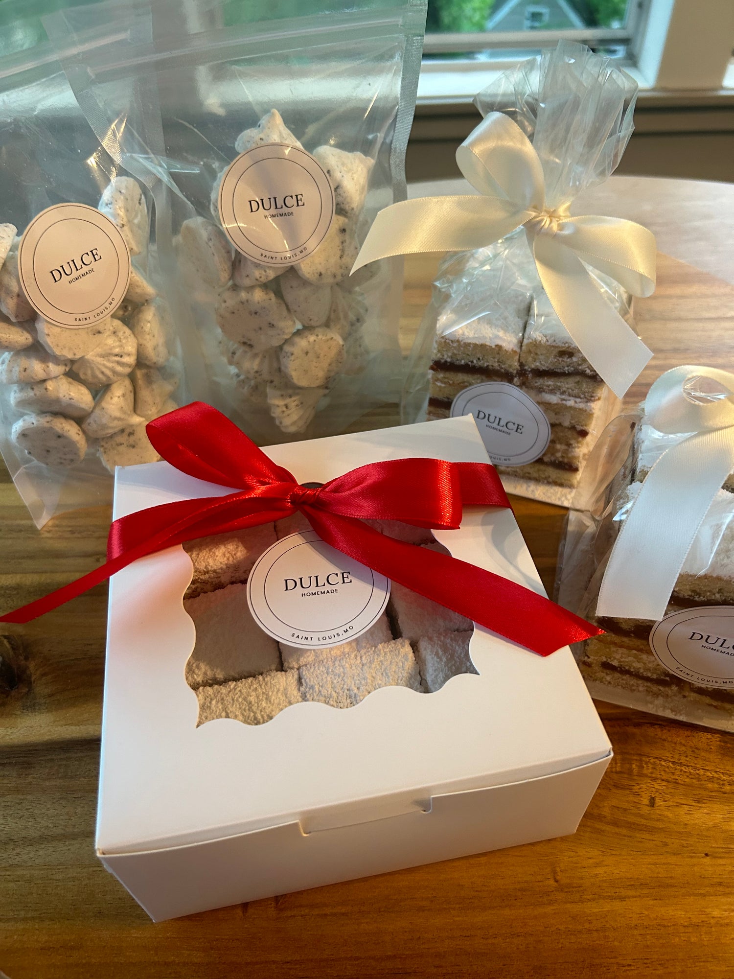 Aguilnaldo Box (Christmas Box)